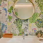 Luxury Joy In Couette-café