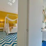 Luxury Joy In Couette-café