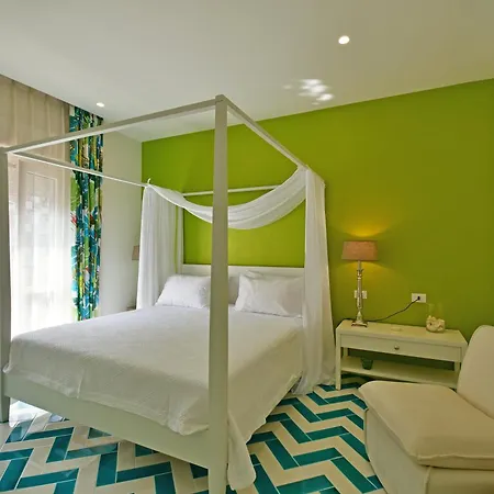 Bed & Breakfast Luxury Joy In 3*