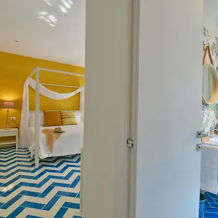 Luxury Joy In Couette-café